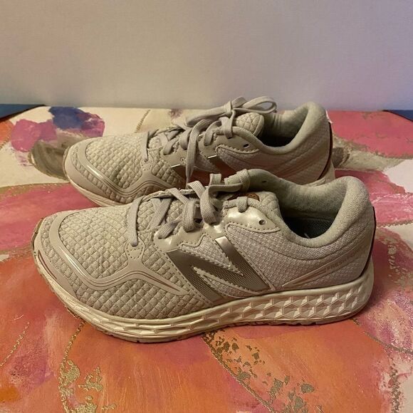 🎉New Balance  Veniz Running Shoes 5US - Picture 8 of 10
